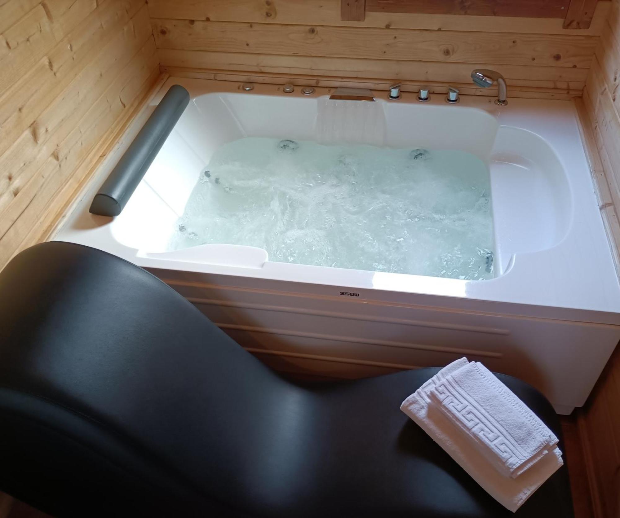 La Dehesilla De Toledo Escapada Romantica Jacuzzi Sillon Tantrico Cobisa 외부 사진